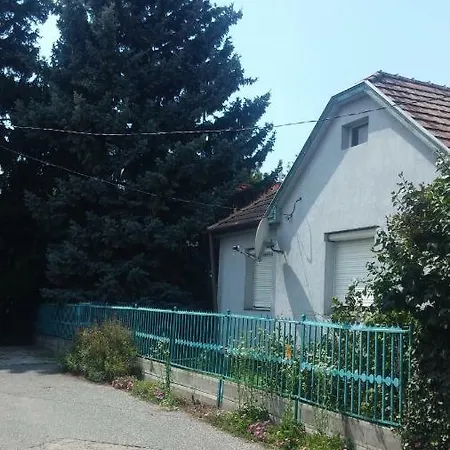 Lilla-villa Homestay Siofok